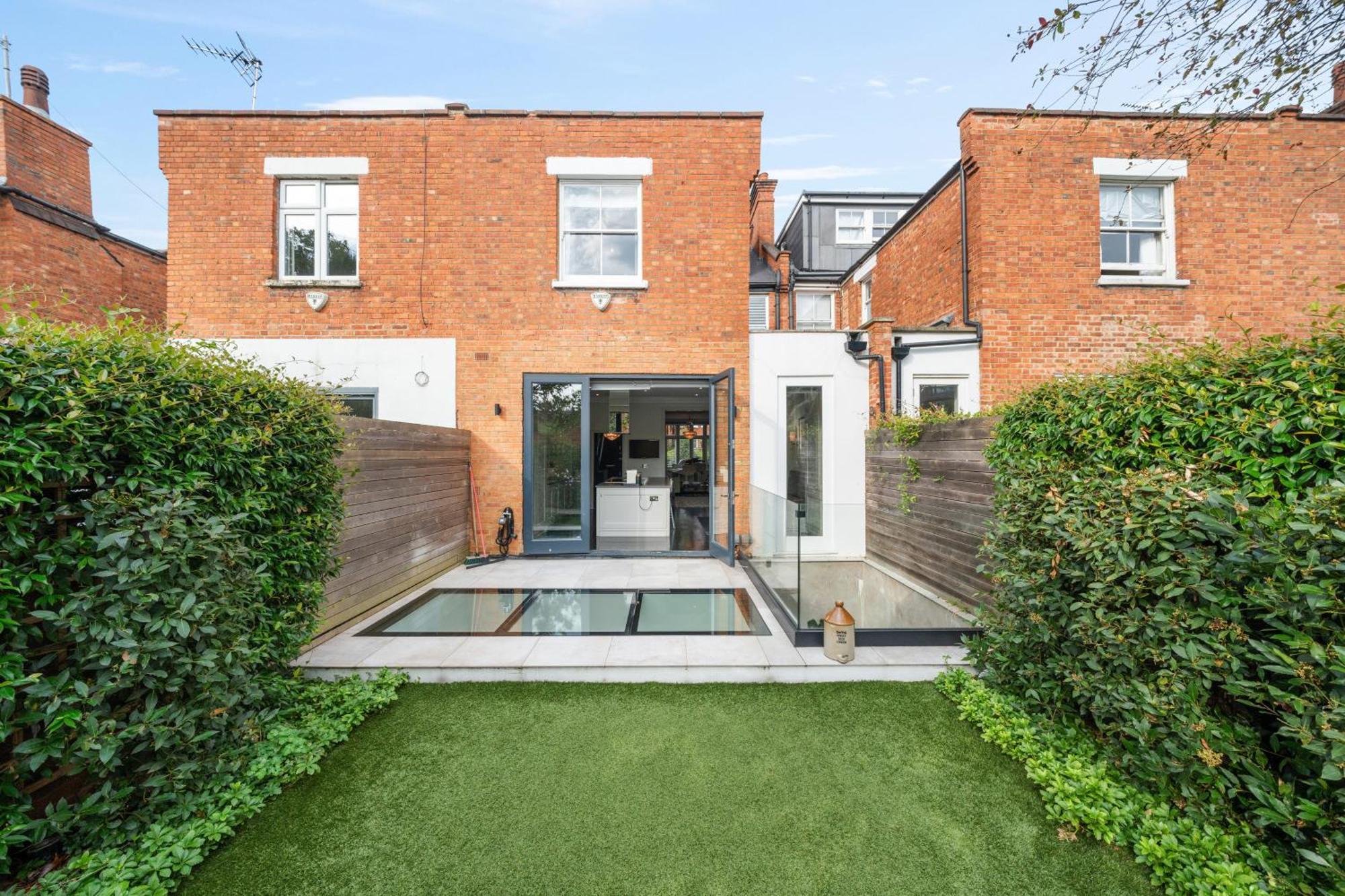 Apartment Elegant 4-br House With Garden *